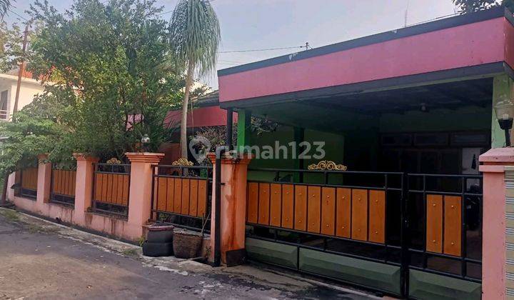 Rumah Besar Di Jl Raya Karanglo Dekat Exi Tol Kota Malang
 1