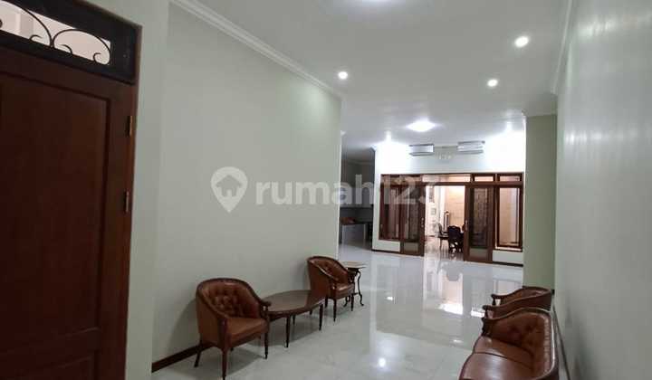 Rumah Bagus Besar Semi Furnish Di Araya Dekat Djati Lounge 2