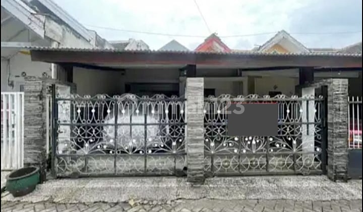 Rumah dengan Konsep Minimalis Modern Asri Strategis di Janti