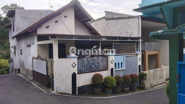Rumah Posisi Hook 3 Lt Lokasi Strategis Di Sulfat Kota Malang 2
