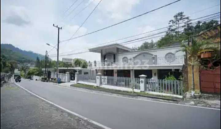 Sell Fast Luxury Villa Already Running + Swimming Pool Fully Furnished in Batu City