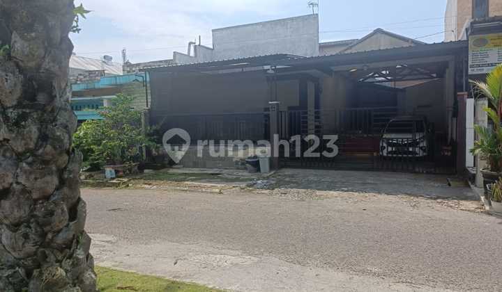 For Sale Fast! On Main Road, Strategic Location, Ideal for Business. 2