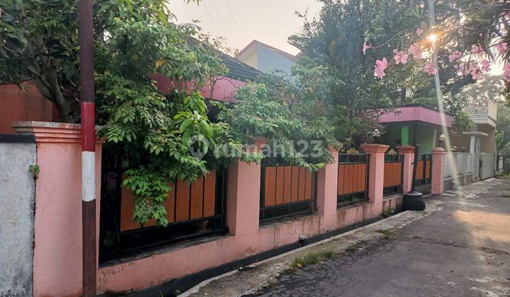 Rumah Besar Di Jl Raya Karanglo Dekat Exi Tol Kota Malang
 2