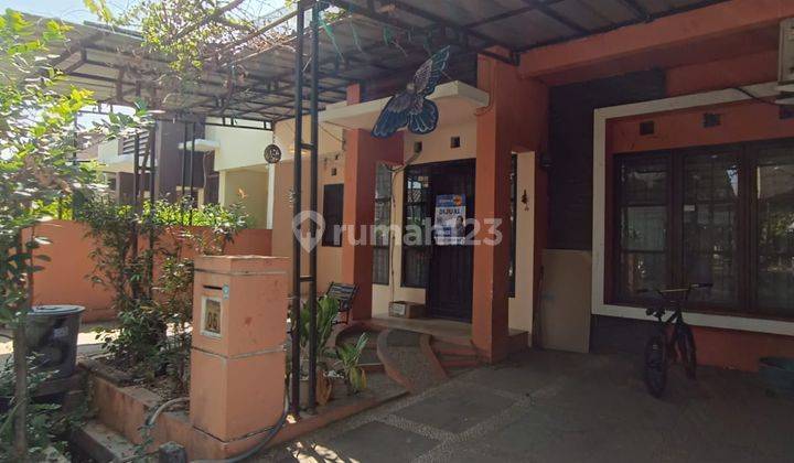 Dijual Cepat Rumah Depan Taman di Celesta Graha Raya 1