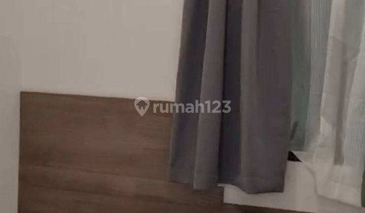 kamar tidur jual rugi apartemen 2 br