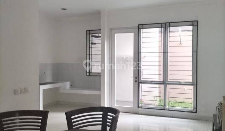 Rumah Tanah Luas Hoek Cantik Sevilla BSD Serpong  2