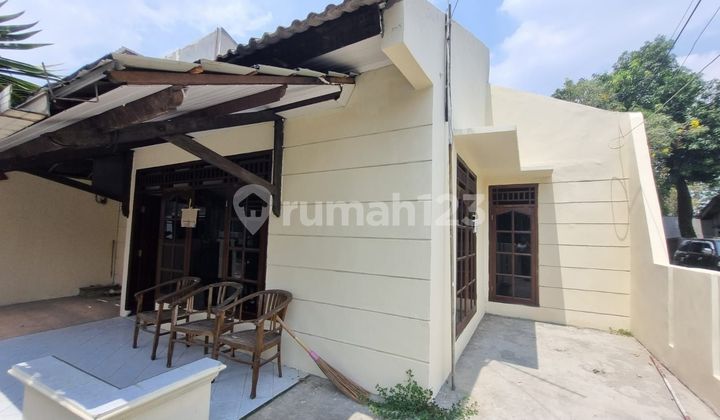Rumah Hook di Sektor 1.2 Griya Loka SHM Siap Huni