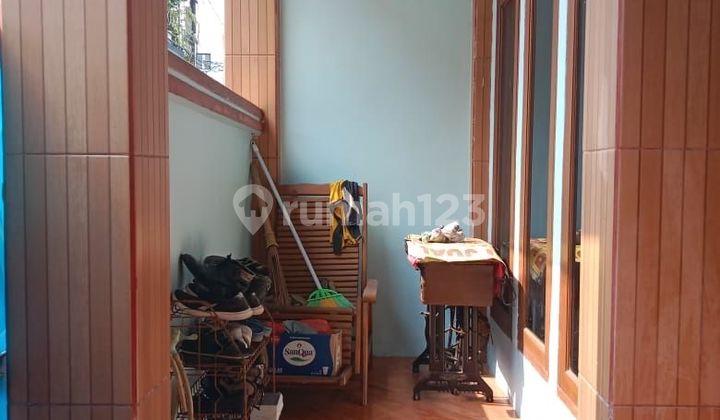 Rumah 2 Lantai Full Renov di Perum 2 Karawaci Tangerang SHM Bagus 2