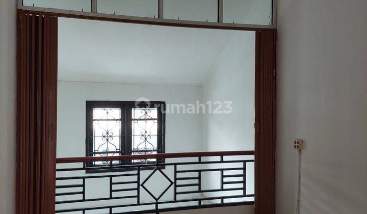 Rumah 2 Lantai Sektor 6 Gading Serpong Full Renovasi SHM 2