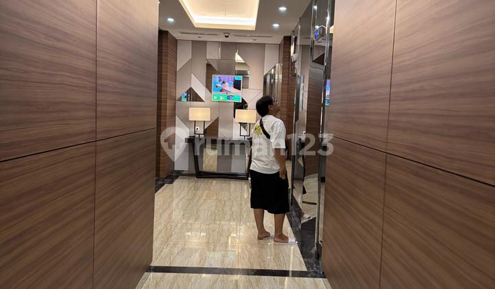 Jual Rugi Apartemen Parkland Avenue 2 Br Furnished