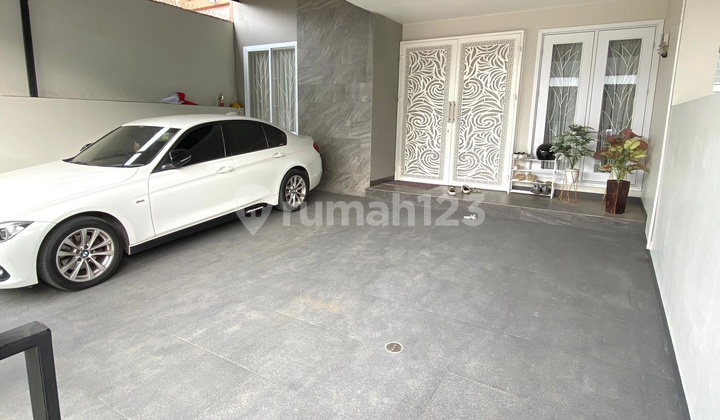 Rumah Mewah di Kencana Loka BSD Full Furnished 2 Lantai