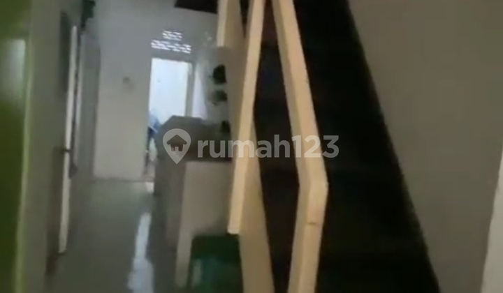 House in Griya Loka BSD Needs Minimal Renovation with SHM 2