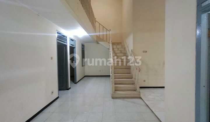 Disewakan Rumah 2 Lantai Lokasi Strategis di Griya Loka Bsd