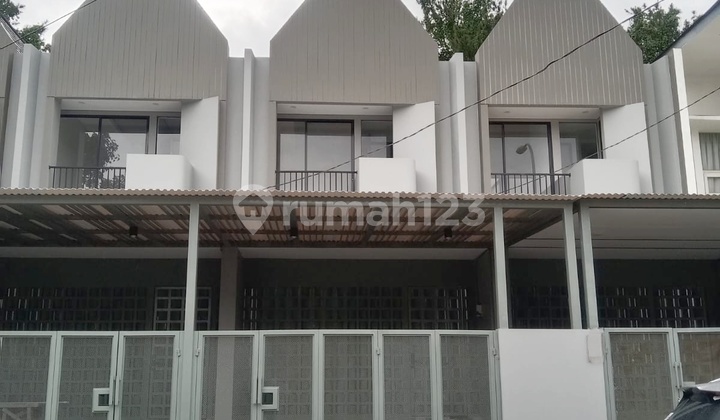 Rumah 2 Lantai Griya Loka Bsd Dekat Akses Toll & Stasiun