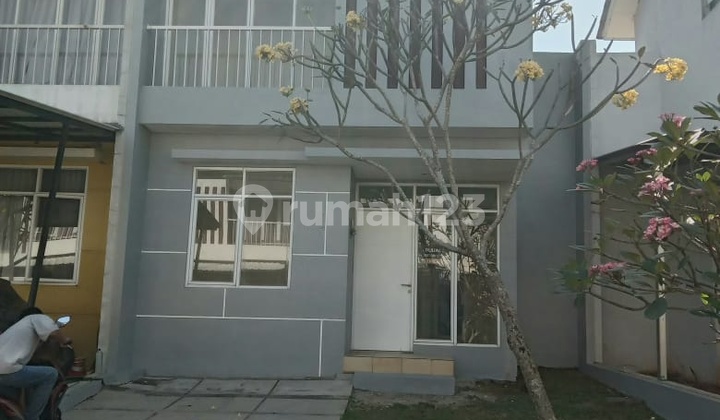 Rumah 2 Lantai Serpong Lagoon Rapih Siap Huni