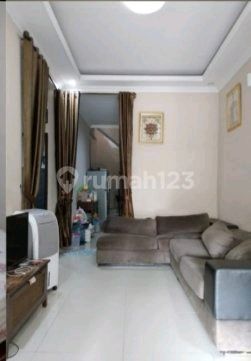 1 1/2 Story House in Panorama Serpong Complex, 10 Minutes to BSD