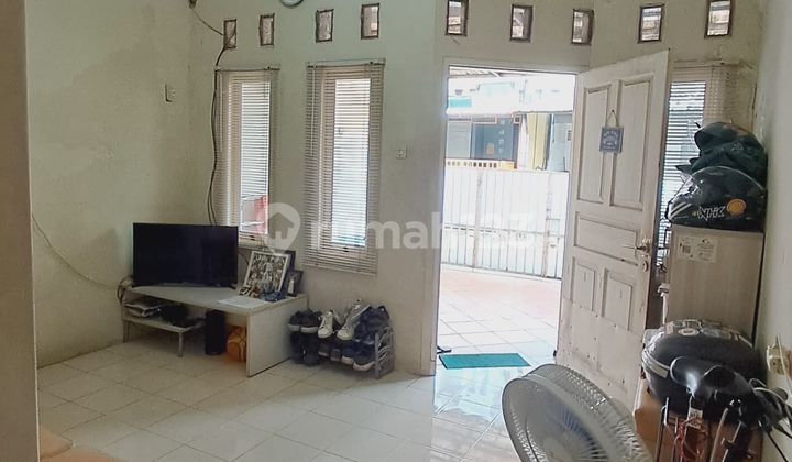 Ready-to-Occupy House in Griya Loka BSD with Freehold Title 2