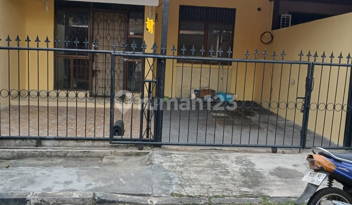 For Rent: 1-Story House in Kencana Loka BSD, Neat and Ready to Occupy For Rent: 1-Story House in Kencana Loka BSD, Neat and Ready to Occupy