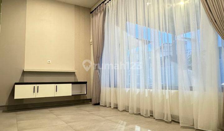 Disewakan Semi Furnished Rumah Di Jalan Boulevard Bsd  2
