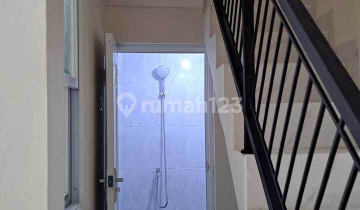 Rumah 1 1/2 Lantai Nusa Loka BSD Bagus Siap Huni 2