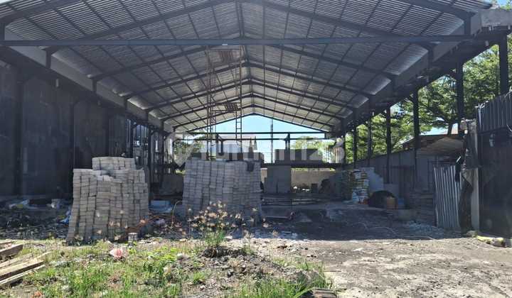 Disewakan Bangunan Baru Jalan Utama Sunset Road Bali