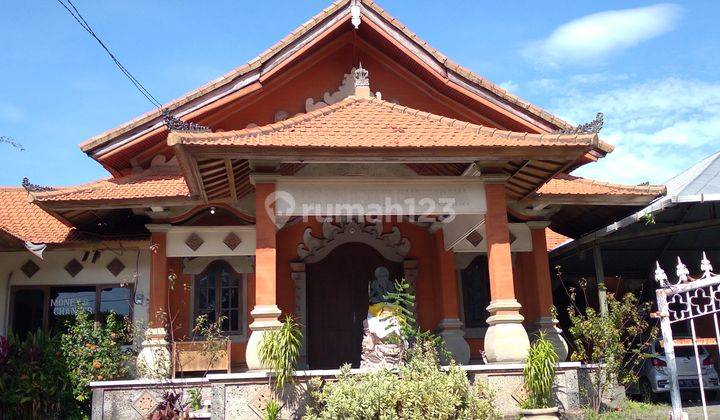 Disewakan gedung di jalan utama Raya Batubulan 1
