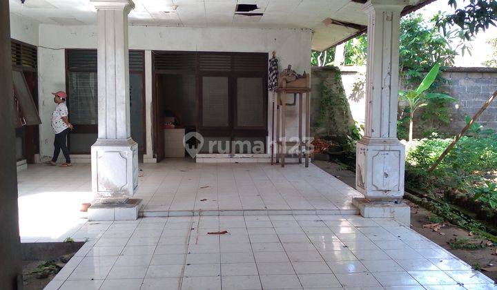 Disewakan gedung di jalan utama Raya Batubulan 5