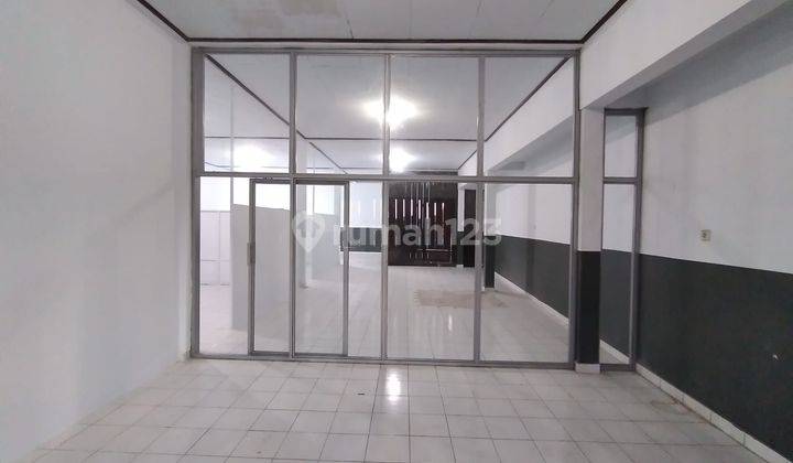 Disewakan kantor tempat usaha di jalan utama daerah Sesetan 1