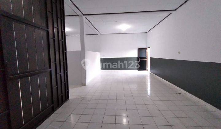 Disewakan kantor tempat usaha di jalan utama daerah Sesetan 2