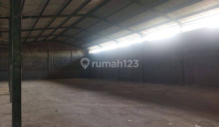 Ready-to-use warehouse for rent on the main road in Mengwi Bali 2