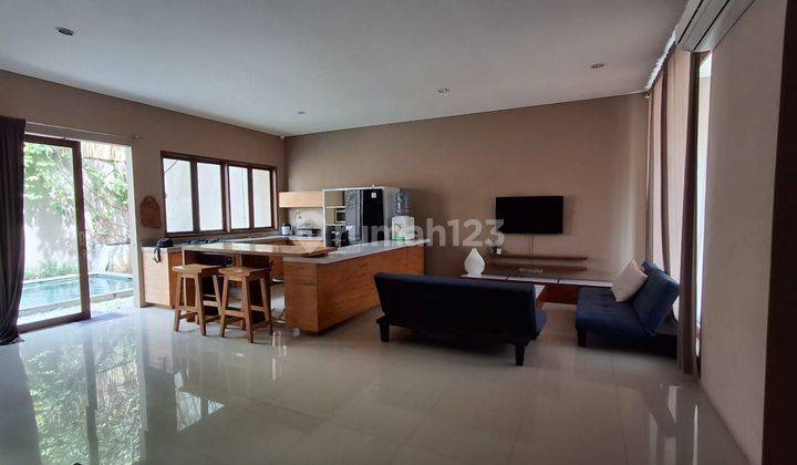 For Rent 3 Bedroom Villa Main Road Umalas Bali 1