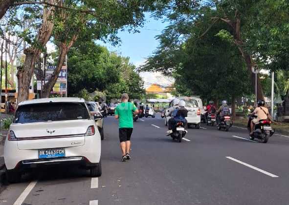 For Rent: Spacious Parking Building in Renon, Bali