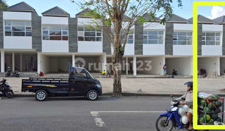 For Rent, Attached Shop House with Large Parking in Dalung, Bali