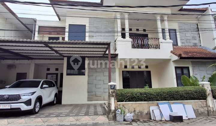 For Sale Modern 4 BR House with Spacious Yard in South Denpasar, Bali