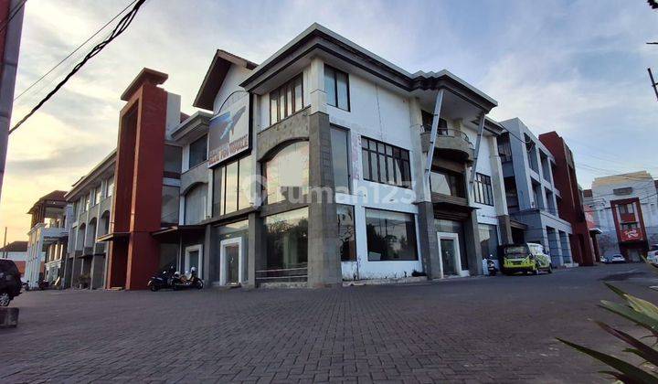 For Rent Office Shop House Hook Position Near Sunset Road Bali 1