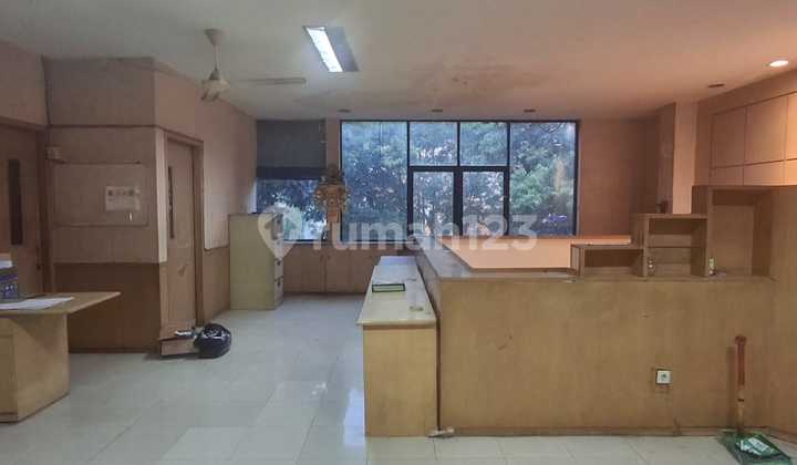 For rent: 3-Story Shop Office in Denpasar Central Business District, Bali For rent: 3-Story Shop Office in Denpasar Central Business District, Bali