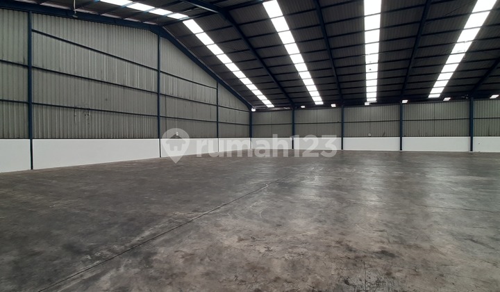 Premium Warehouse for Rent with Loading Dock Access for 40 Ft Containers Premium Warehouse for Rent with Loading Dock Access for 40 Ft Containers