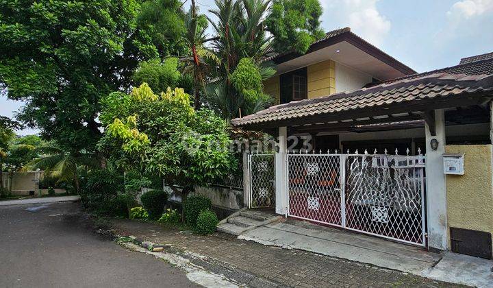 Rumah siap huni di lingkungan asri dan nyaman dalam komplek di pusat kota Cinere Depok Jawa Barat 1