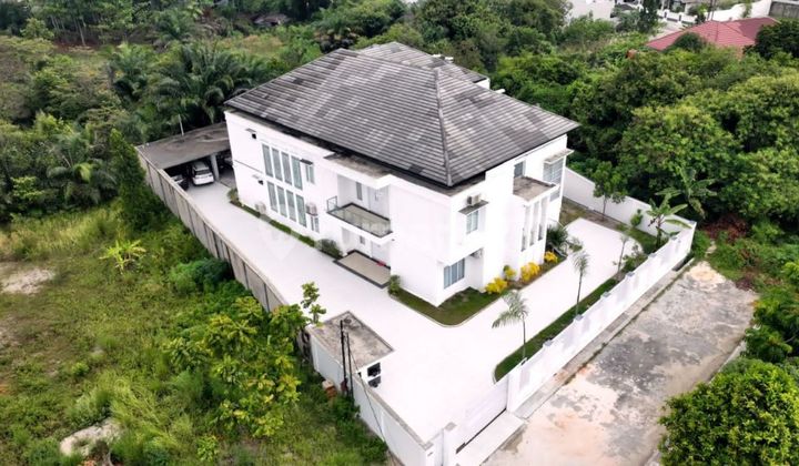 For Rent LUXURY HOUSE type 1056 m2 Central City Location