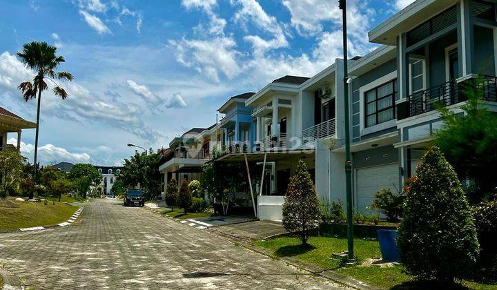 Dijual Rumah Mewah Cluster 2,5 Lantai Lokasi Tengah Kota Pekanbaru 1