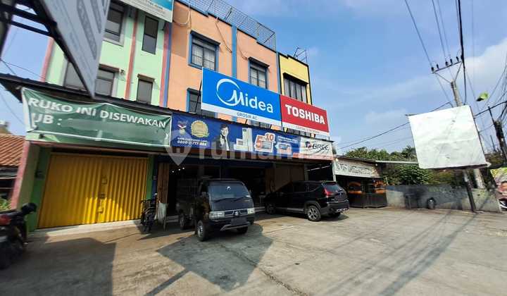 3-Storey Shop House for Rent in Sawangan 1