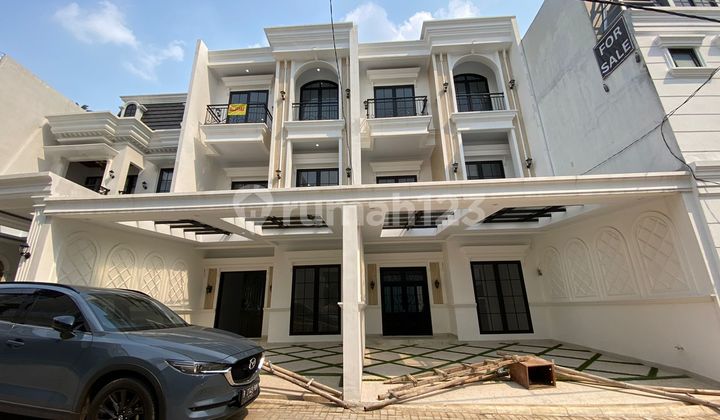 Rumah Design American Classic di Jagakarsa Jakarta Selatan