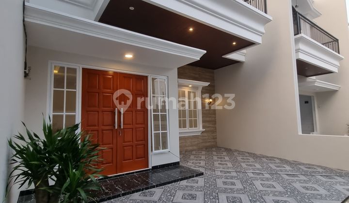 For Sale New House With Tropical American Concept In Jagakarsa