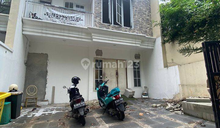 Rumah Dijual Dengan Konsep Tropikal Minimalis di Cireunde Tangerang Selatan 1