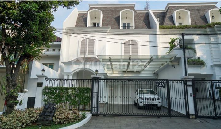 Rumah Mewah di Tirtayasa Kebayoran Baru - Ada Lift & Kolam Renang