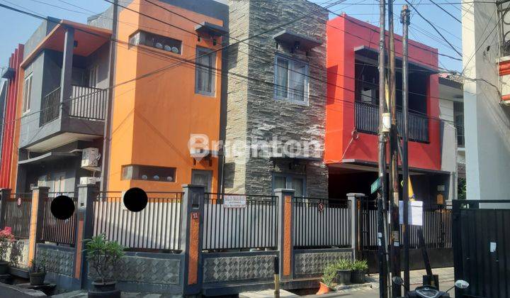 Rumah bagus 2lantai,lb 150m2,shm,Jalan 2mobil,selangkah pasar dan mall 2