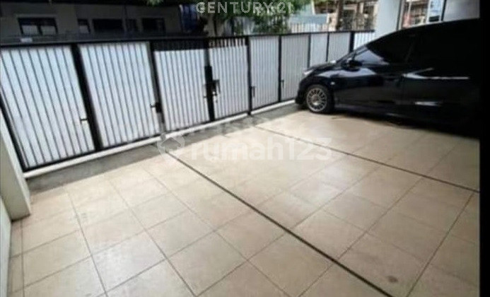 Strategic House Near Mall on Jl Prima Indah IV Grogol Petamburan 2