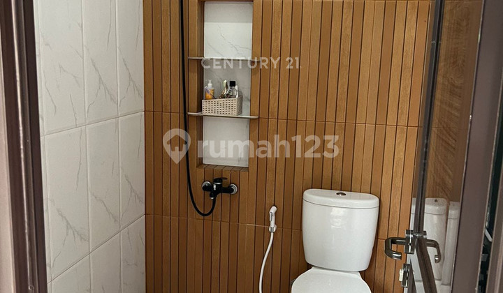 Furnished House with Scenic View in Ciparigi Hamlet, Cibodas, Cipanas