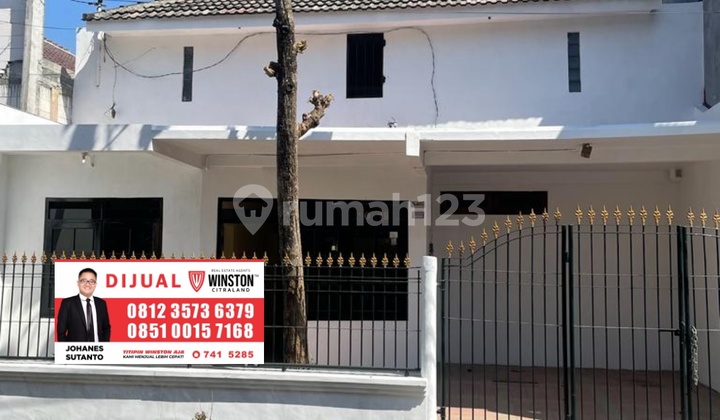 For Sale House on Selangka Street Near Babatan Mukti Boulevard Close to Royal Residence 2