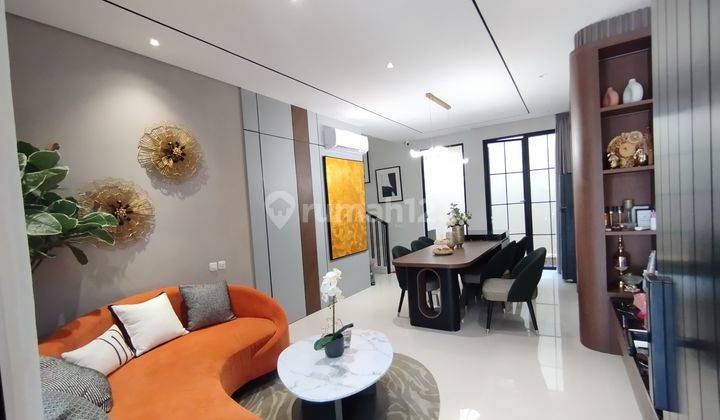 Rumah Luxury Sewa Greenlake Citraland Surabaya 1